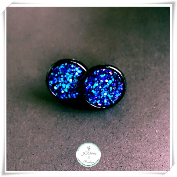 ⚡️SALE⚡️Royal Blue Flat Druzy on Black Studs - Picture 3 of 4
